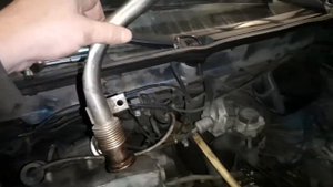 Мерседес VITO 630 OM 601 970 ремонт трубки подачи антифриза в печку
