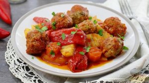 Яркое мясное блюдо с гарниром.
ТЕФТЕЛИ С ОВОЩАМИ (В ДУХОВКЕ)