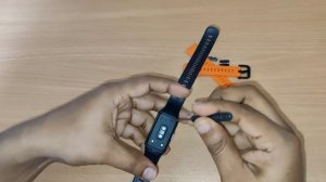 How to Remove and Replace HUAWEI Band 6 Fitness Tracker Smartwatch Straps.