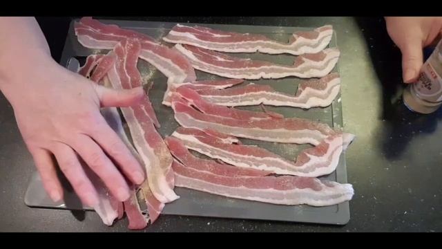 Рулетики из фарша с грибной начинкой в беконе под соусом барбекю#мясныерулетыфарш смотреть онлайн