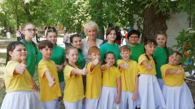 Праздничное поздравление ко Дню Учителя смотреть онлайн