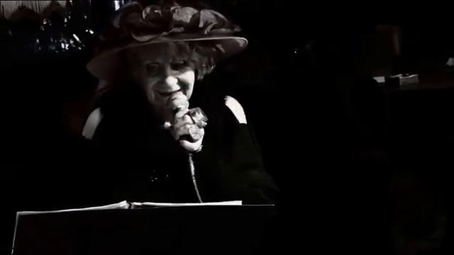 Старушка не спеша дорогу перешла - Л. Петрушевская 2010