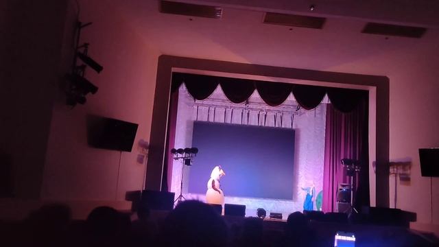 Пельменный человек поёт в цирке смотреть онлайн