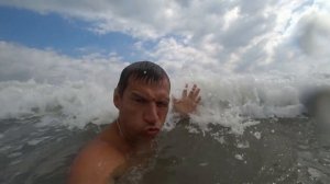 Шикарный пляж Дананга. Шторм. Вьетнам в октябре.