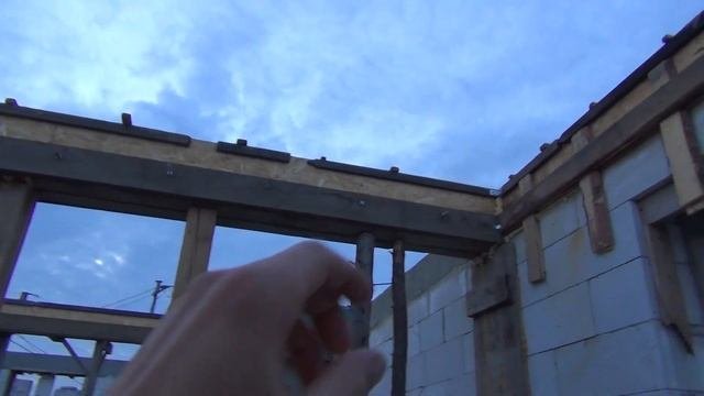 опалубка для сейсмопояса и балок своими руками в доме из газобетона. залил 4,2 м3 швингом. лето 202