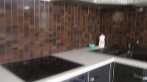 Кухня с фасадами в алюминиевой окантовке