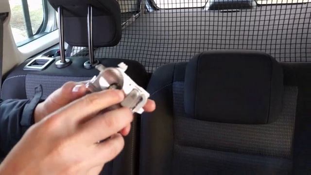 Replace a car interior light with LED - Berlingo, Rifter, Combo, Proace City смотреть онлайн