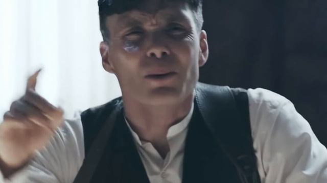 Томас Шелби заставляет нервничать Джона Шелби.