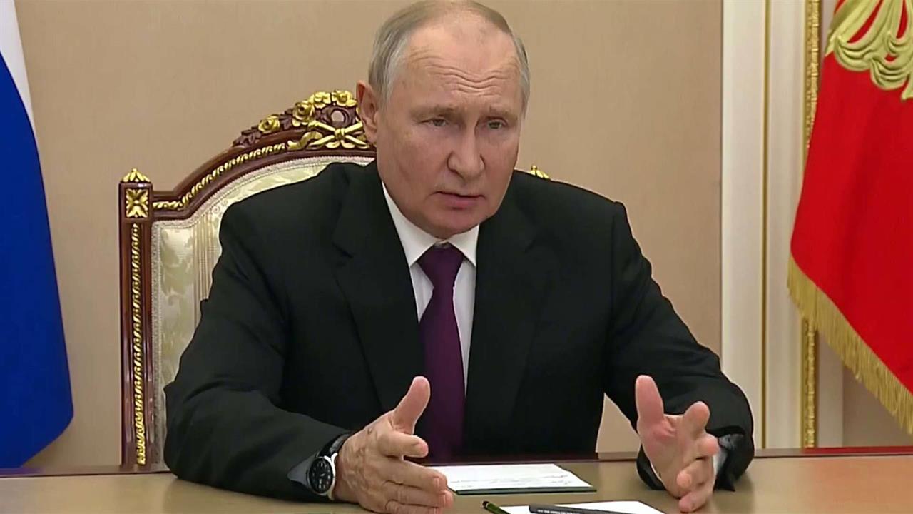 Социальные гарантии для всех участников СВО должны быть абсолютно одинаковыми, заявил Владимир Путин