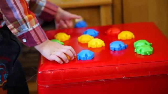 Веселый и очень активный мальчик Гена смотреть онлайн