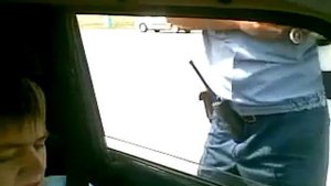 Проверка документов из-за стоянки автомобиля!!!