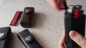 Любопытный чехол Victorinox для мультитула - 4.0833.N