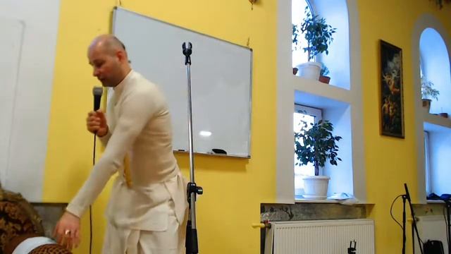 Воскресная лекция - ЕМ Мангалавайшнав прабху (17.01.21) смотреть онлайн