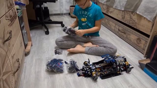 Собирал неделю Лего Bugatti Chiron за 30к смотреть онлайн