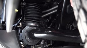 KDSS Suspension vs Traditional Sway Bar: 2022 Lexus GX 460 vs Toyota Tundra!