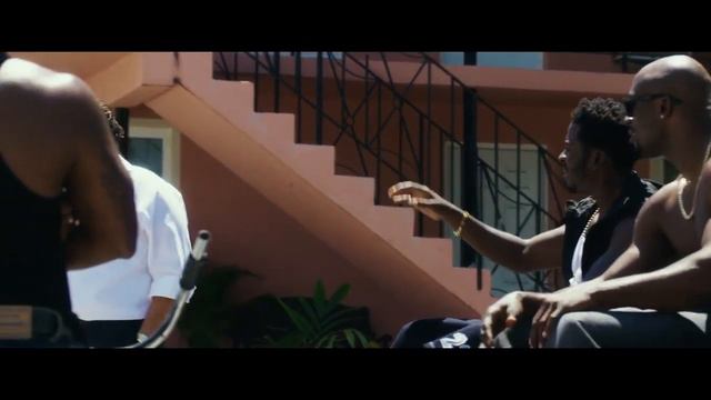 КРУТОЙ МОМЕНТ ИЗ ФИЛЬМА ПАРНИ СО СТВОЛАМИ (2016) смотреть онлайн