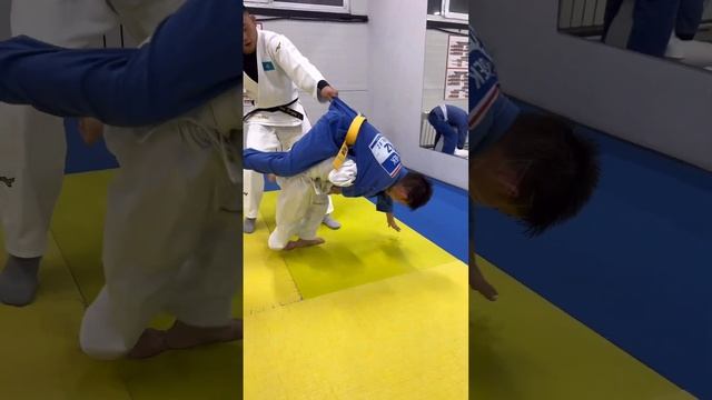 Judo Seoi-Otoshi - бросок через спину с колен. Школа по дзюдо в Астане ORTUS.KZ, тренер Пак Сергей.