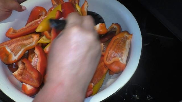 БОЛГАРСКИЙ ПЕРЕЦ в собственном соку на ЗИМУ ! ПРОСТО ! ВКУСНО !  Хранится в КВАРТИРЕ !