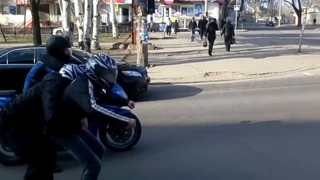 Yamaha R1 -vs- Russian moto sport 1100 смотреть онлайн