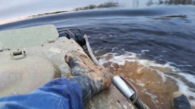 ХТЗ 10-НК штурмуем ручей крайний север смотреть онлайн