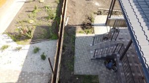 Забор на бетонной ленте из профлиста, в Анапе (ст. Гостагаевская)
