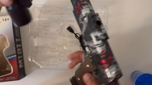 Игрушечный аккумуляторный, орбизный, автоматический пистолет Glock Beretta