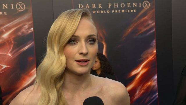 X men Dark Phoenix Los Angeles Premiere - Itw Sophie Turner (official video)