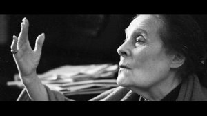 Маяковский "Из улицы в улицу". Читает Лиля Брик