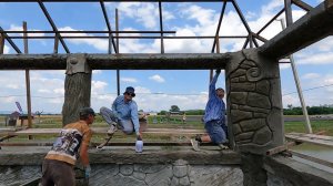 беседка  в  парке  Еленовка.