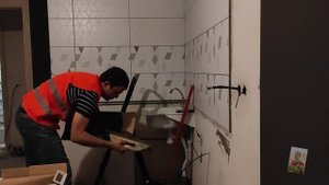 как уложить плитку на кухне своими руками!