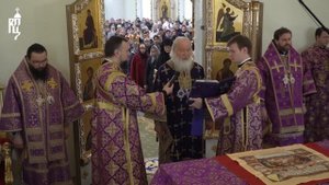 «— Патриарх Кирилл вознес молитву во время распространения вредоносного поветрия чтомую. »