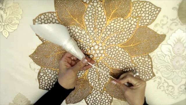 ИЗ БУТЫЛОК! Очень простые и очень красивые цветы из пластиковых бутылок смотреть онлайн