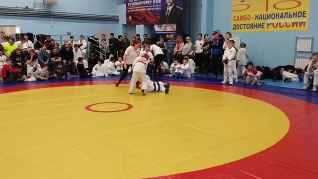 Гусев Даня в красном, Масленников Вова в синем. смотреть онлайн