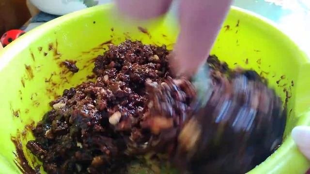Шоколадна колбаска с бананом