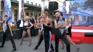 INGRID IN MOSCOW.  tu es foutu   на Белорусском вокзале. №500-й Рейс Москва -ПАРИЖ