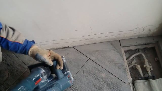 Первый раз держит штроборез. Аренда штробореза с пылесосом смотреть онлайн