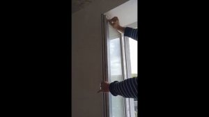 Как снять старую защитную пленку с пластиковых окон