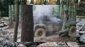 #245. Jeep Grand Cherokee ZJ преодолевает грязь в лесу