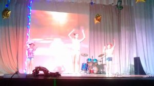 Танец под песню время и стекло, наверно потаму что