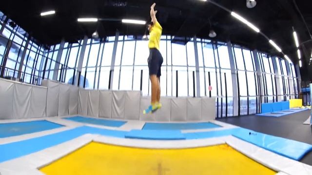Урок #1. Базовые прыжки на батуте