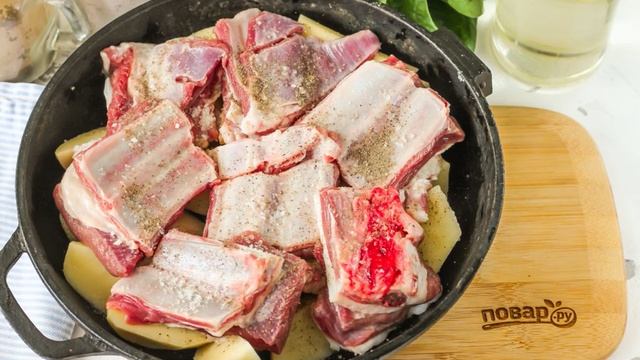 Козлятина в духовке с картошкой
