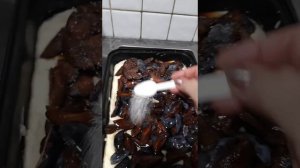 ПИРОГ СО СВЕЖИМ ЧЕРНОСЛИВОМ  С ПРИЯТНОЙ КИСЛИНКОЙ И АРОМАТОМ .