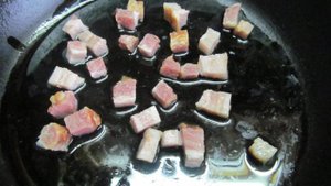 Чечевица со свининой