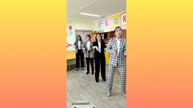 Наше поздравление к 100 летию дошкольного образования... смотреть онлайн