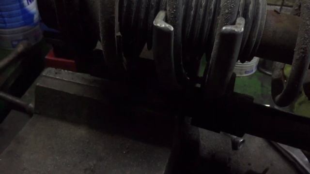 Subaru замена пердних пружин и опорного подшипника.mp4 смотреть онлайн