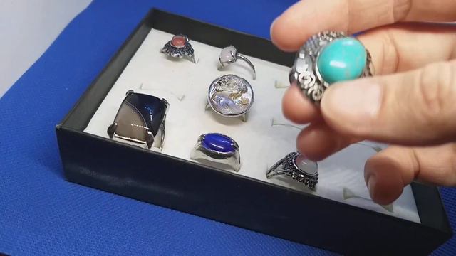 Афигеть! Это же кольца с натуральными камнями.