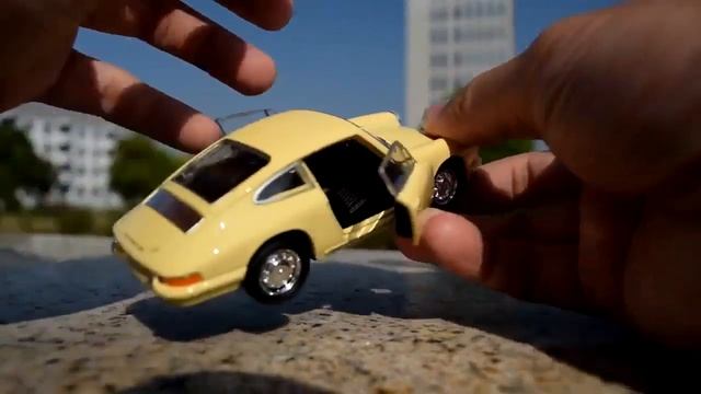 Kids Porsche 959 Diecast Toy By Welly смотреть онлайн