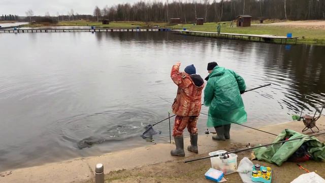 Поимка форели на белую резину смотреть онлайн