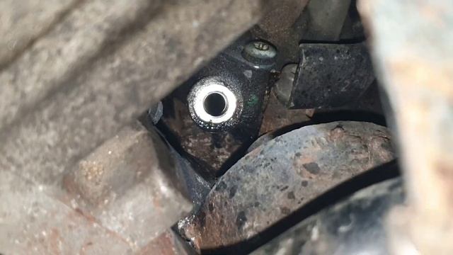 Oil Pressure Warning Fix! Audi Q7 4L Oil Pressure Sensor Location And Removal. смотреть онлайн