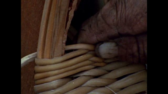 César Newashish shows how a canoe is built the old way смотреть онлайн